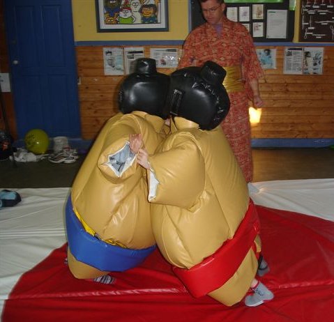 It's anyone's fight... Push!